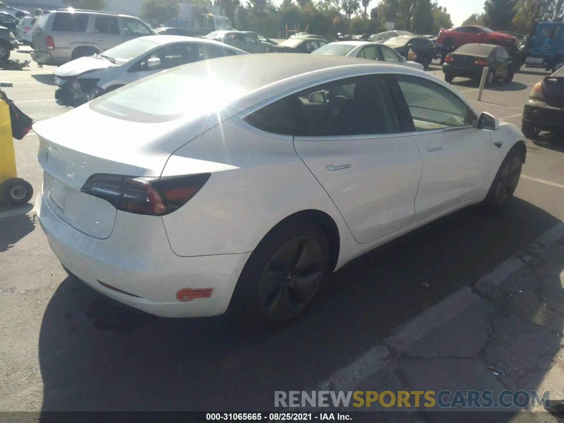 4 Photograph of a damaged car 5YJ3E1EA6LF632593 TESLA MODEL 3 2020