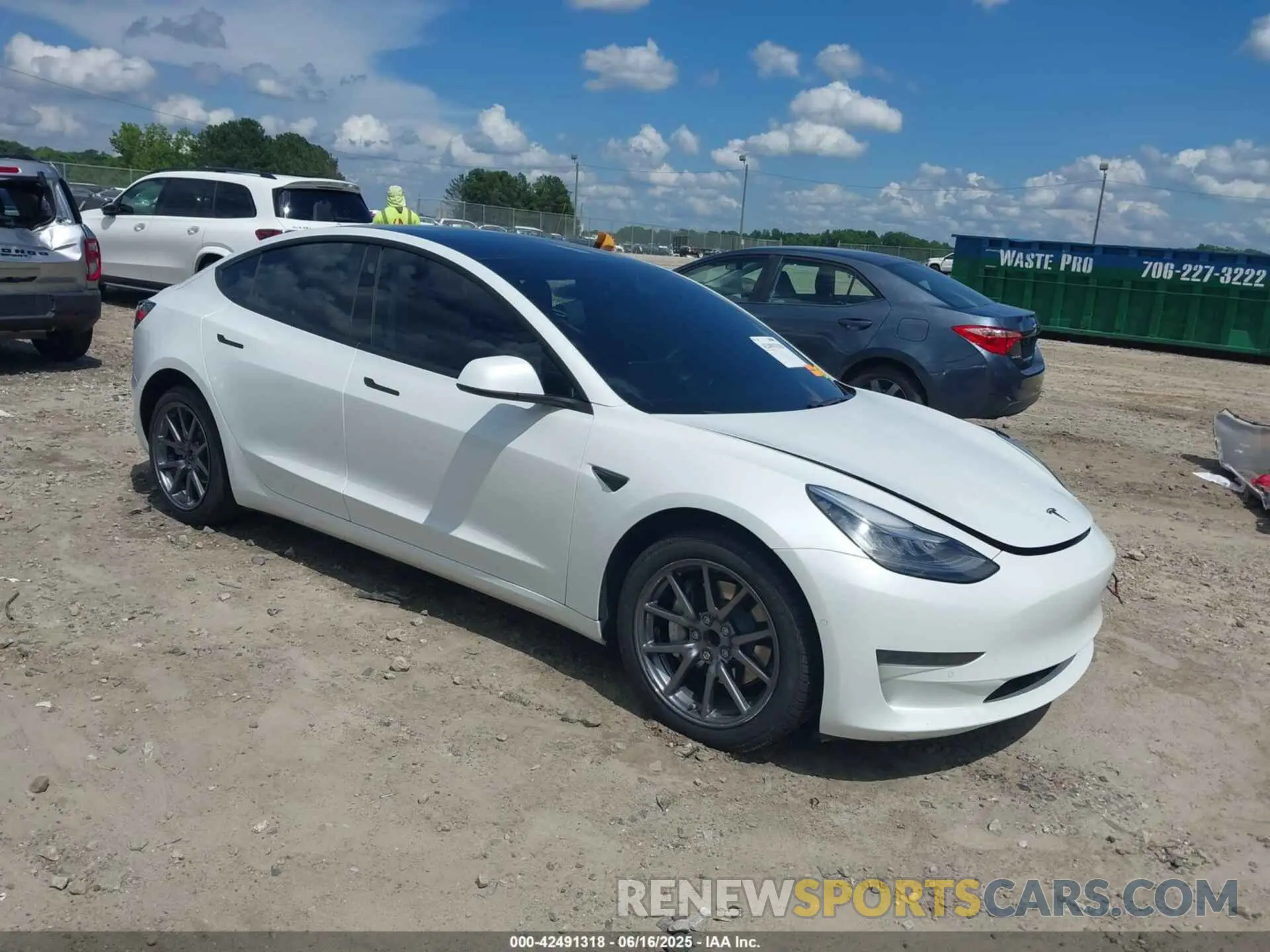 1 Photograph of a damaged car 5YJ3E1EA6LF632917 TESLA MODEL 3 2020