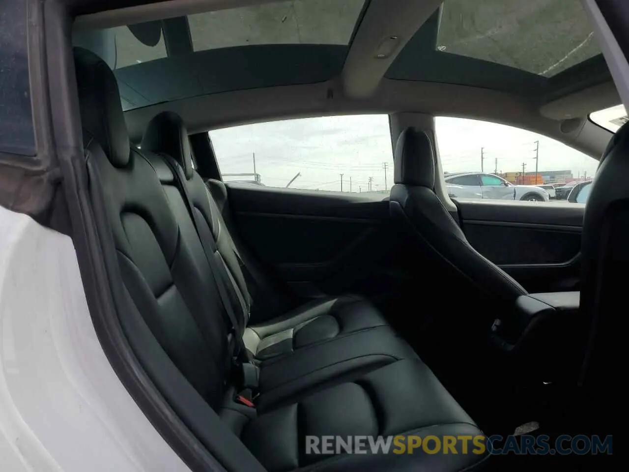 10 Photograph of a damaged car 5YJ3E1EA6LF634067 TESLA MODEL 3 2020