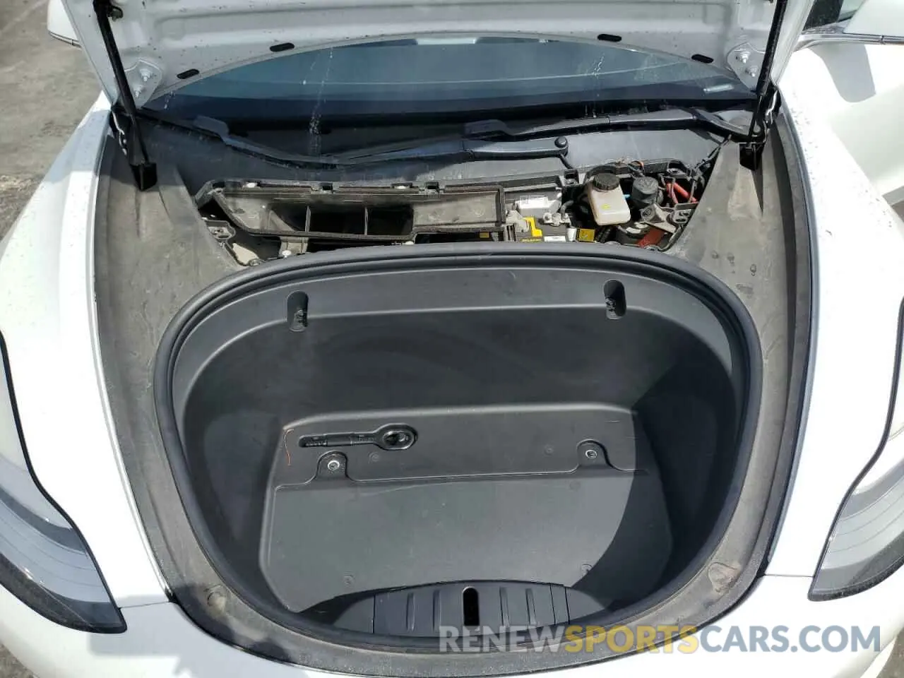11 Photograph of a damaged car 5YJ3E1EA6LF634067 TESLA MODEL 3 2020