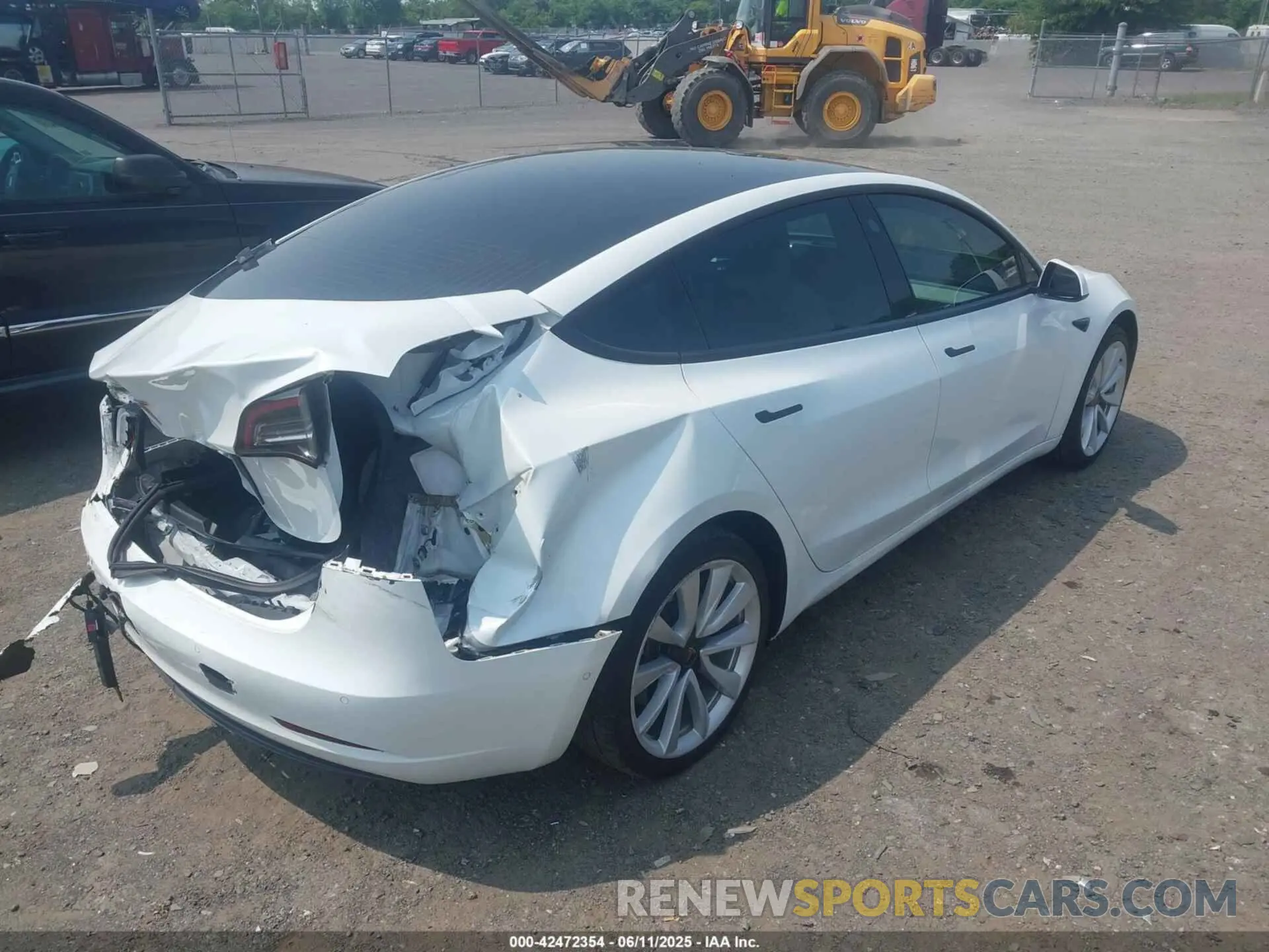 4 Photograph of a damaged car 5YJ3E1EA6LF635008 TESLA MODEL 3 2020