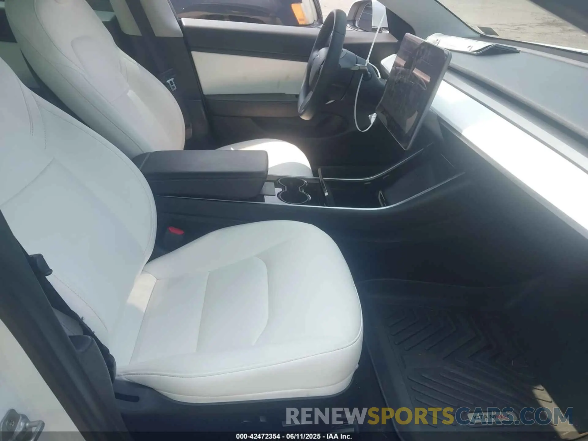 5 Photograph of a damaged car 5YJ3E1EA6LF635008 TESLA MODEL 3 2020