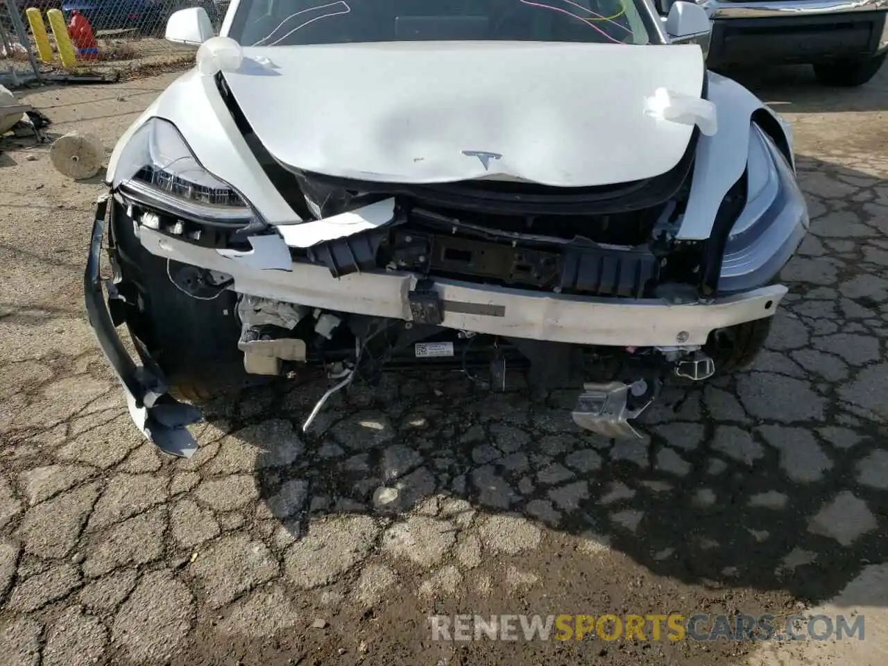 9 Photograph of a damaged car 5YJ3E1EA6LF661625 TESLA MODEL 3 2020