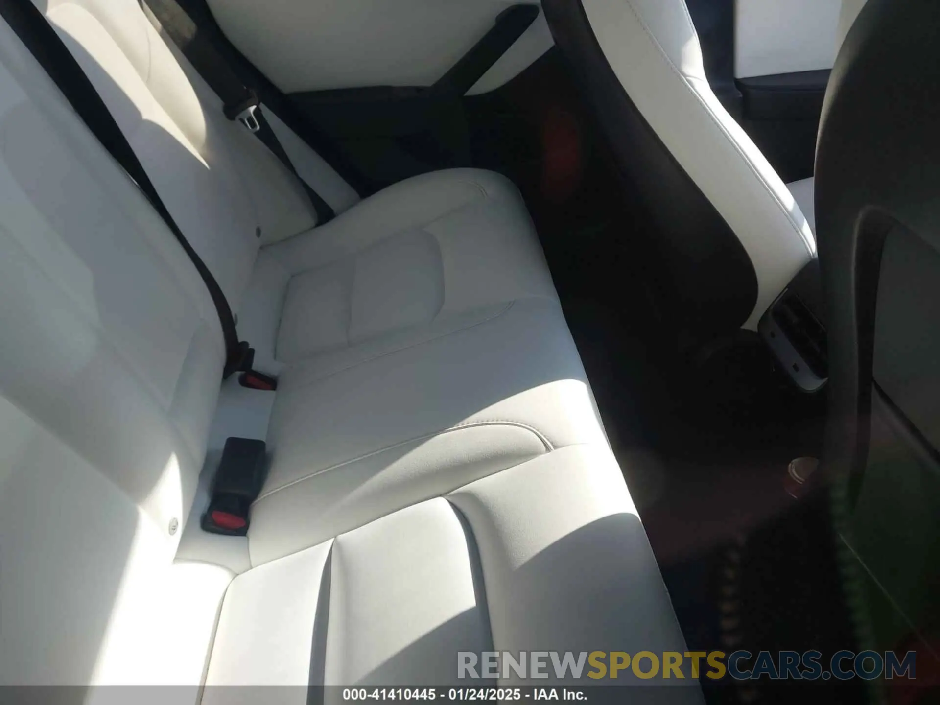 8 Photograph of a damaged car 5YJ3E1EA6LF662080 TESLA MODEL 3 2020