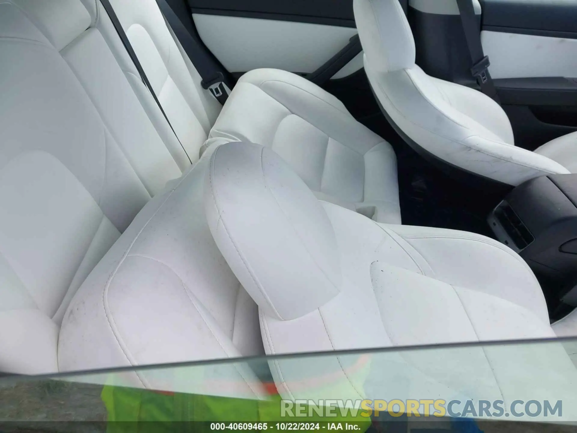8 Photograph of a damaged car 5YJ3E1EA6LF662404 TESLA MODEL 3 2020