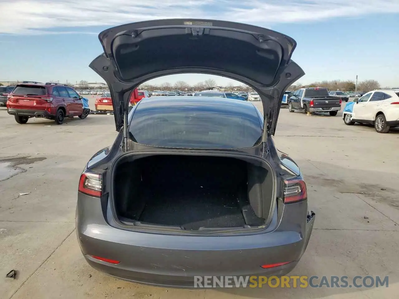 6 Photograph of a damaged car 5YJ3E1EA6LF662676 TESLA MODEL 3 2020