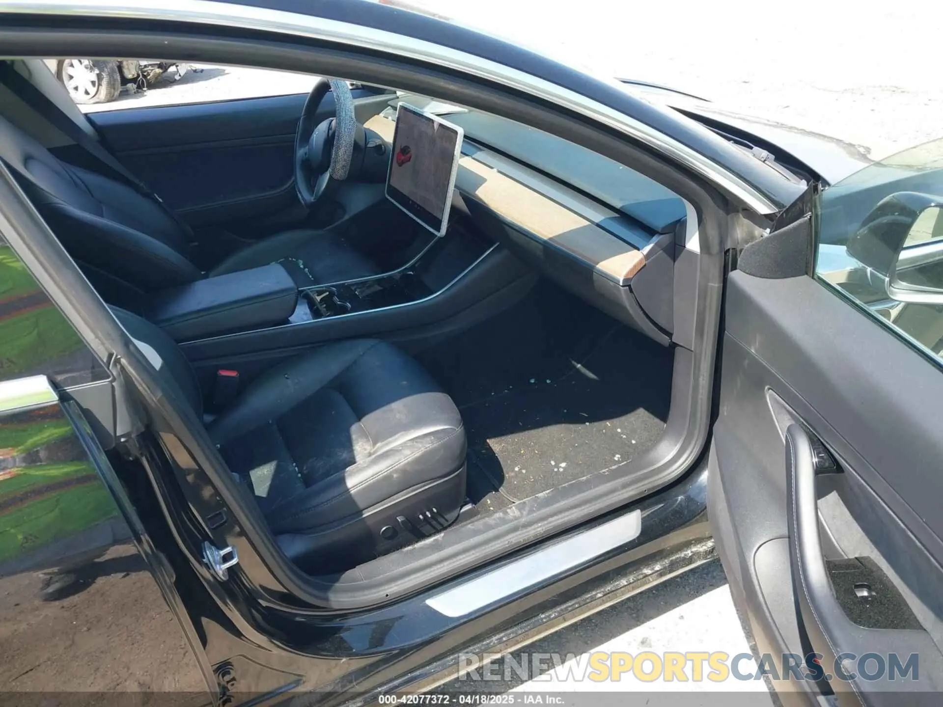 5 Photograph of a damaged car 5YJ3E1EA6LF704523 TESLA MODEL 3 2020