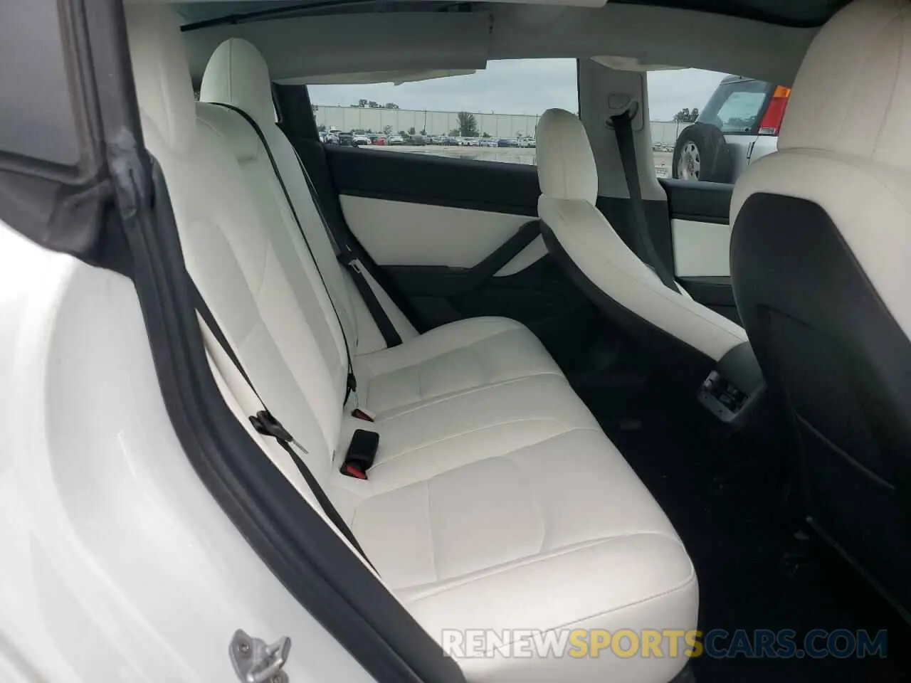 10 Photograph of a damaged car 5YJ3E1EA6LF709947 TESLA MODEL 3 2020