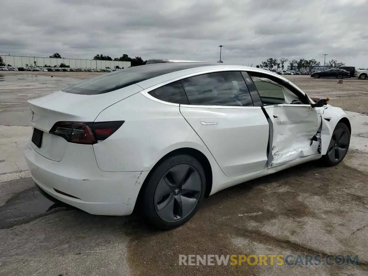 3 Photograph of a damaged car 5YJ3E1EA6LF709947 TESLA MODEL 3 2020