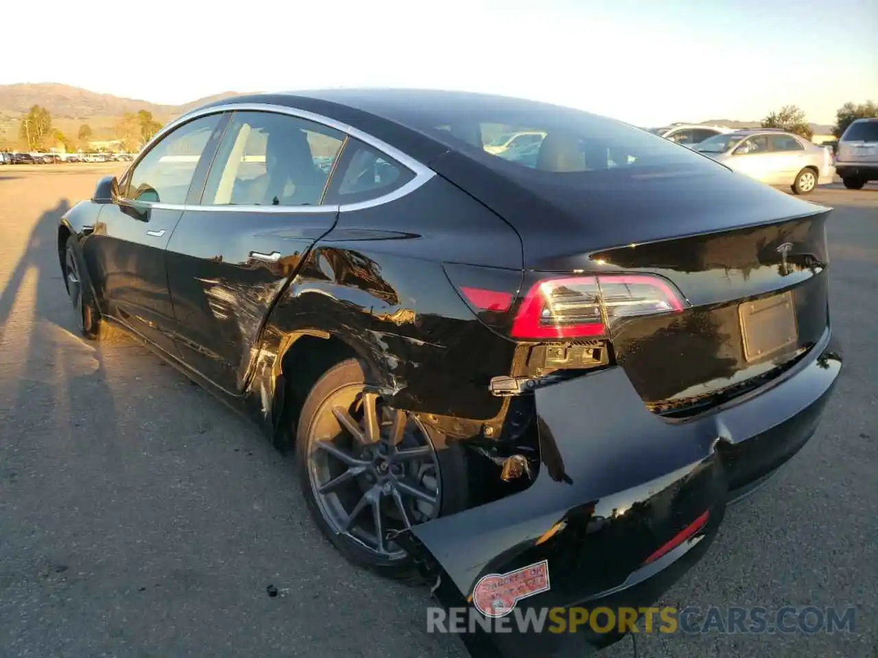 3 Photograph of a damaged car 5YJ3E1EA6LF736517 TESLA MODEL 3 2020