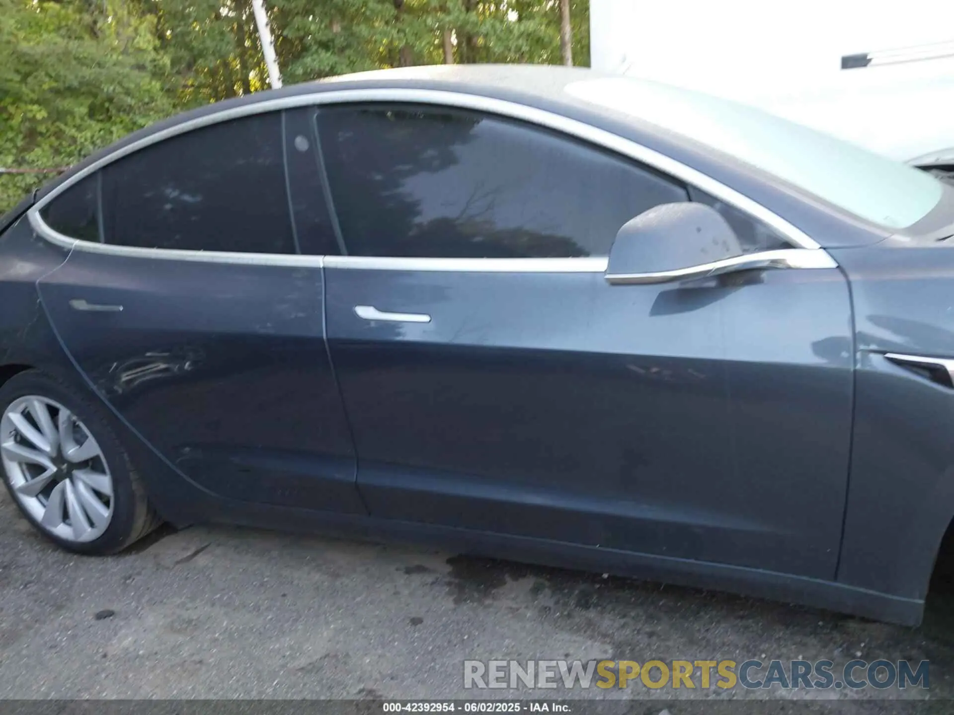 13 Photograph of a damaged car 5YJ3E1EA6LF740728 TESLA MODEL 3 2020