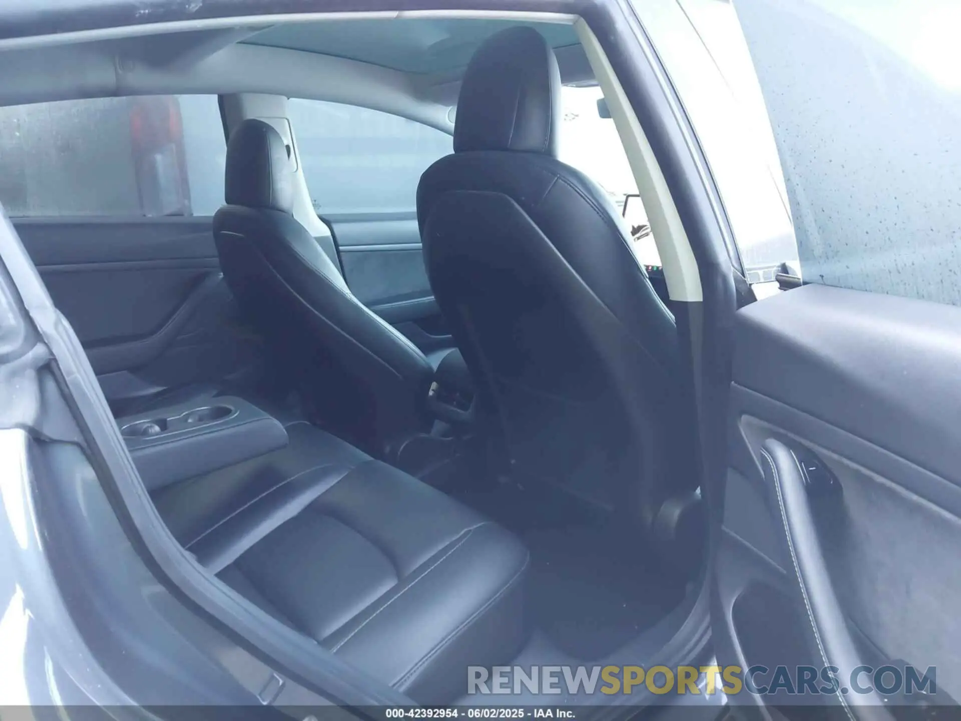 8 Photograph of a damaged car 5YJ3E1EA6LF740728 TESLA MODEL 3 2020