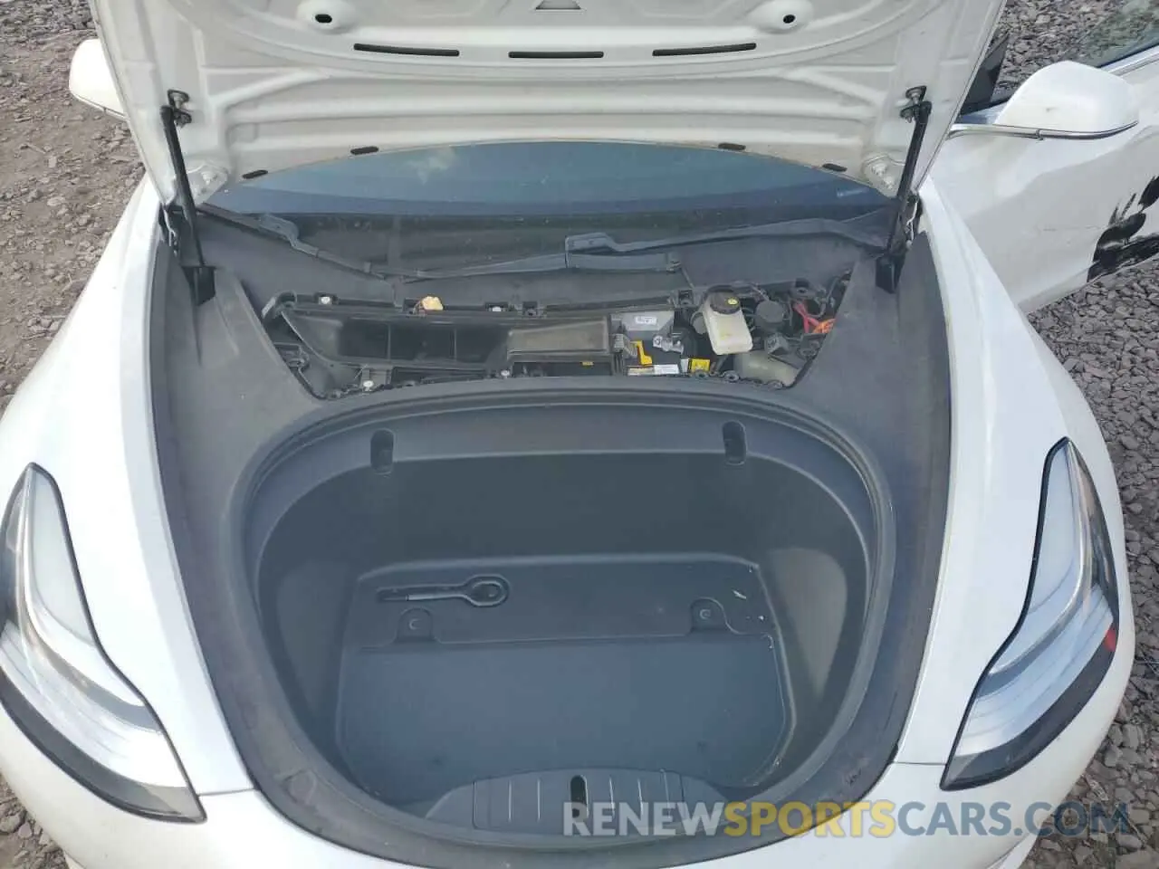 11 Photograph of a damaged car 5YJ3E1EA7LF598177 TESLA MODEL 3 2020
