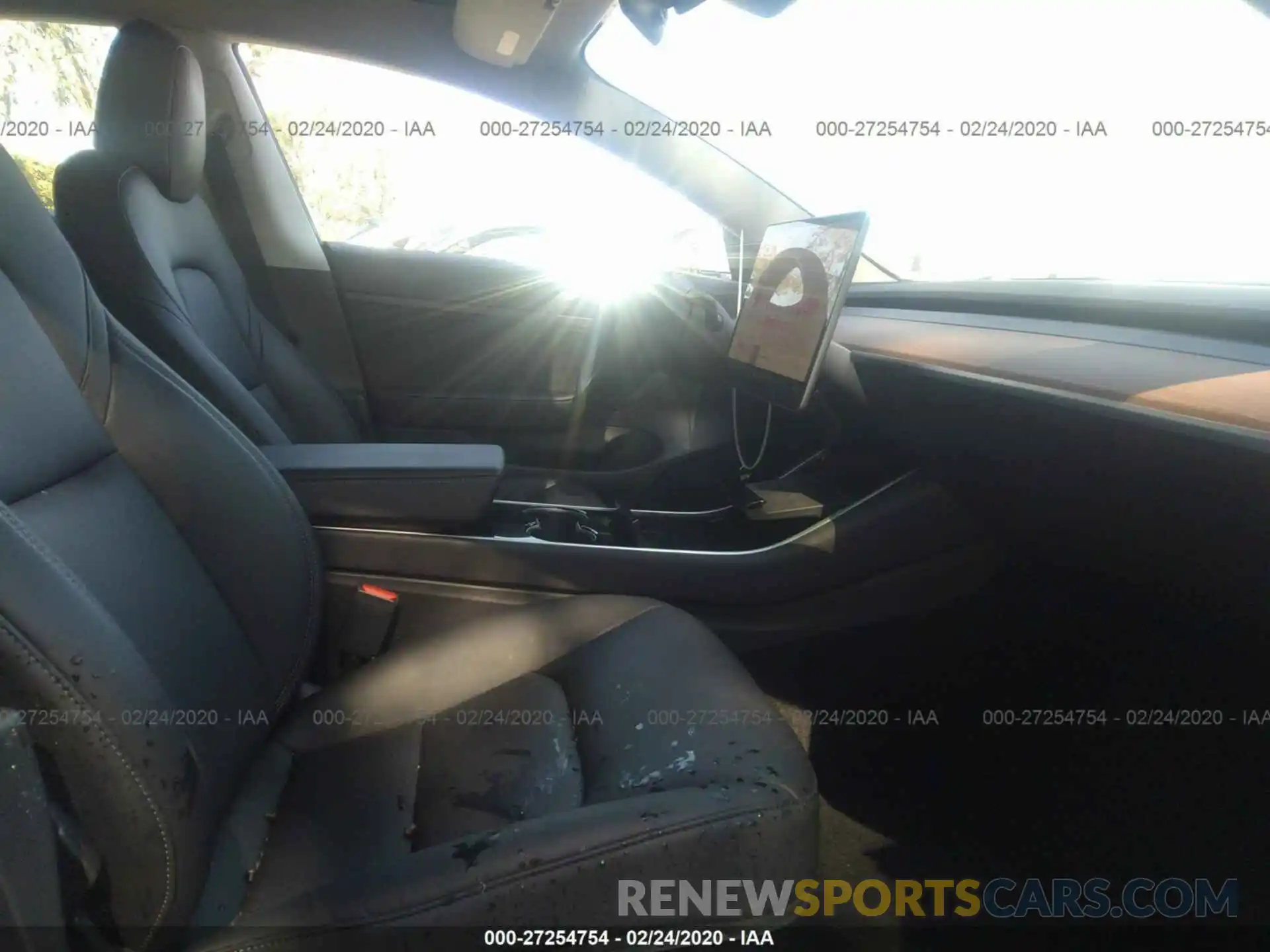 5 Photograph of a damaged car 5YJ3E1EA7LF613521 TESLA MODEL 3 2020