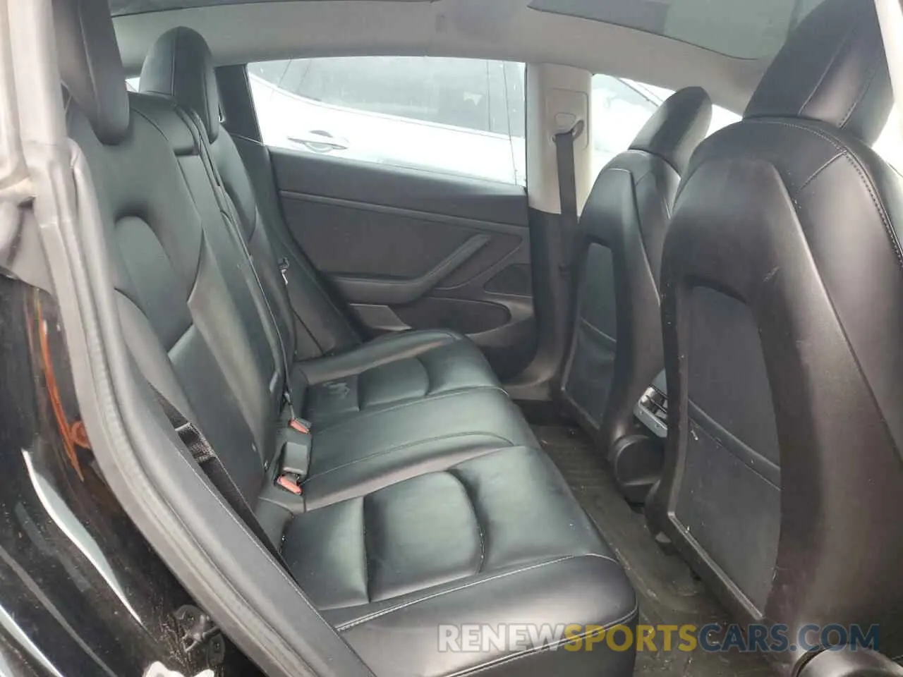 10 Photograph of a damaged car 5YJ3E1EA7LF614006 TESLA MODEL 3 2020