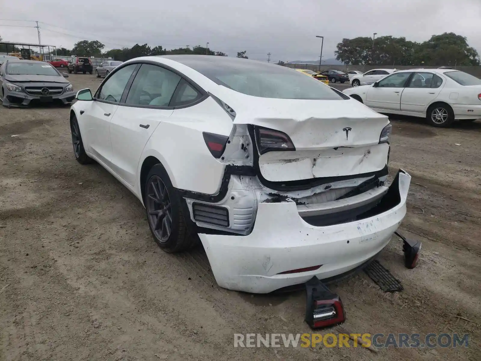 3 Photograph of a damaged car 5YJ3E1EA7LF634644 TESLA MODEL 3 2020