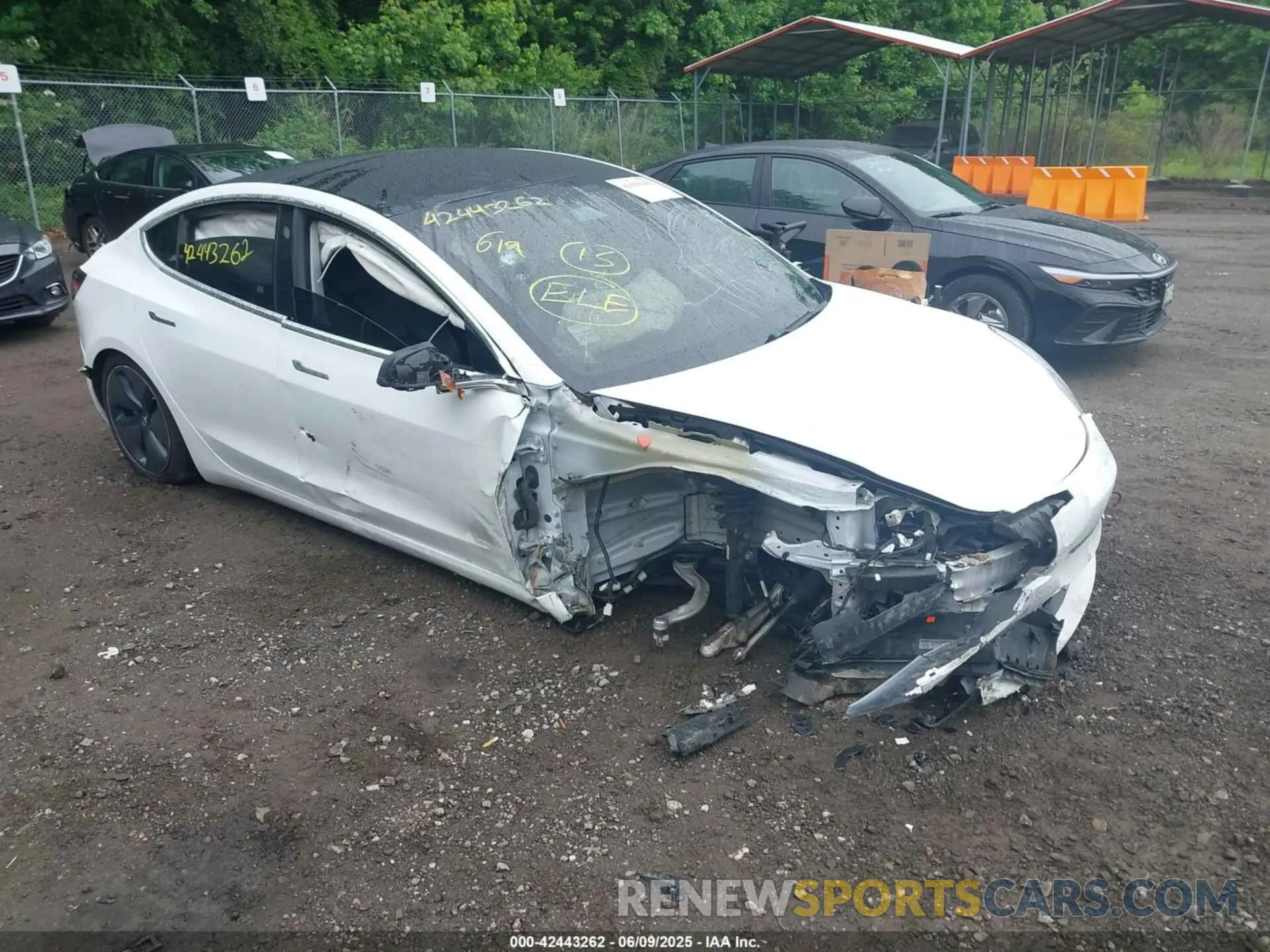 1 Photograph of a damaged car 5YJ3E1EA7LF645286 TESLA MODEL 3 2020