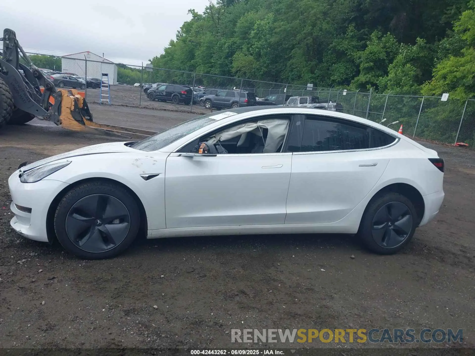 13 Photograph of a damaged car 5YJ3E1EA7LF645286 TESLA MODEL 3 2020