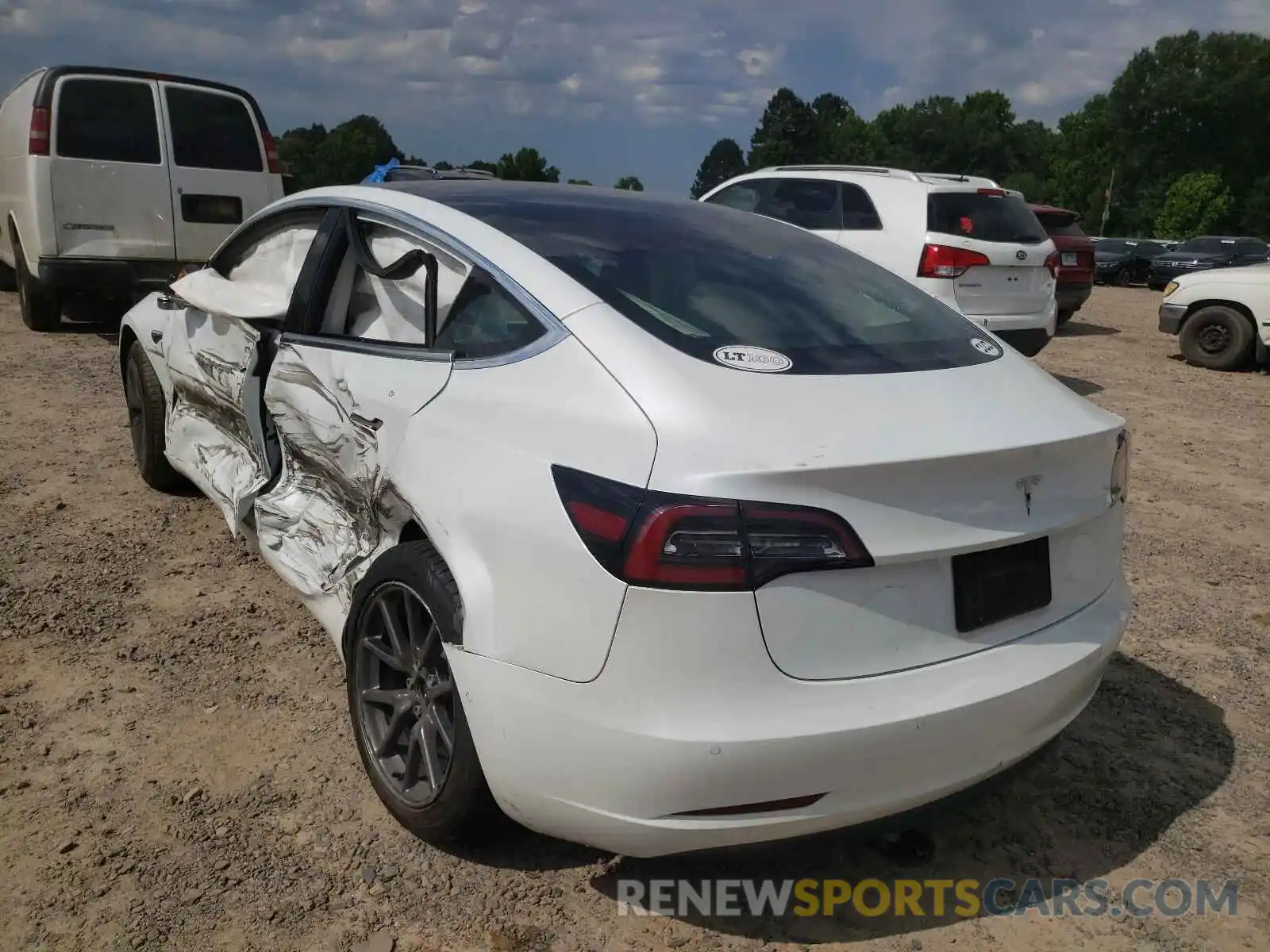 3 Photograph of a damaged car 5YJ3E1EA7LF659043 TESLA MODEL 3 2020