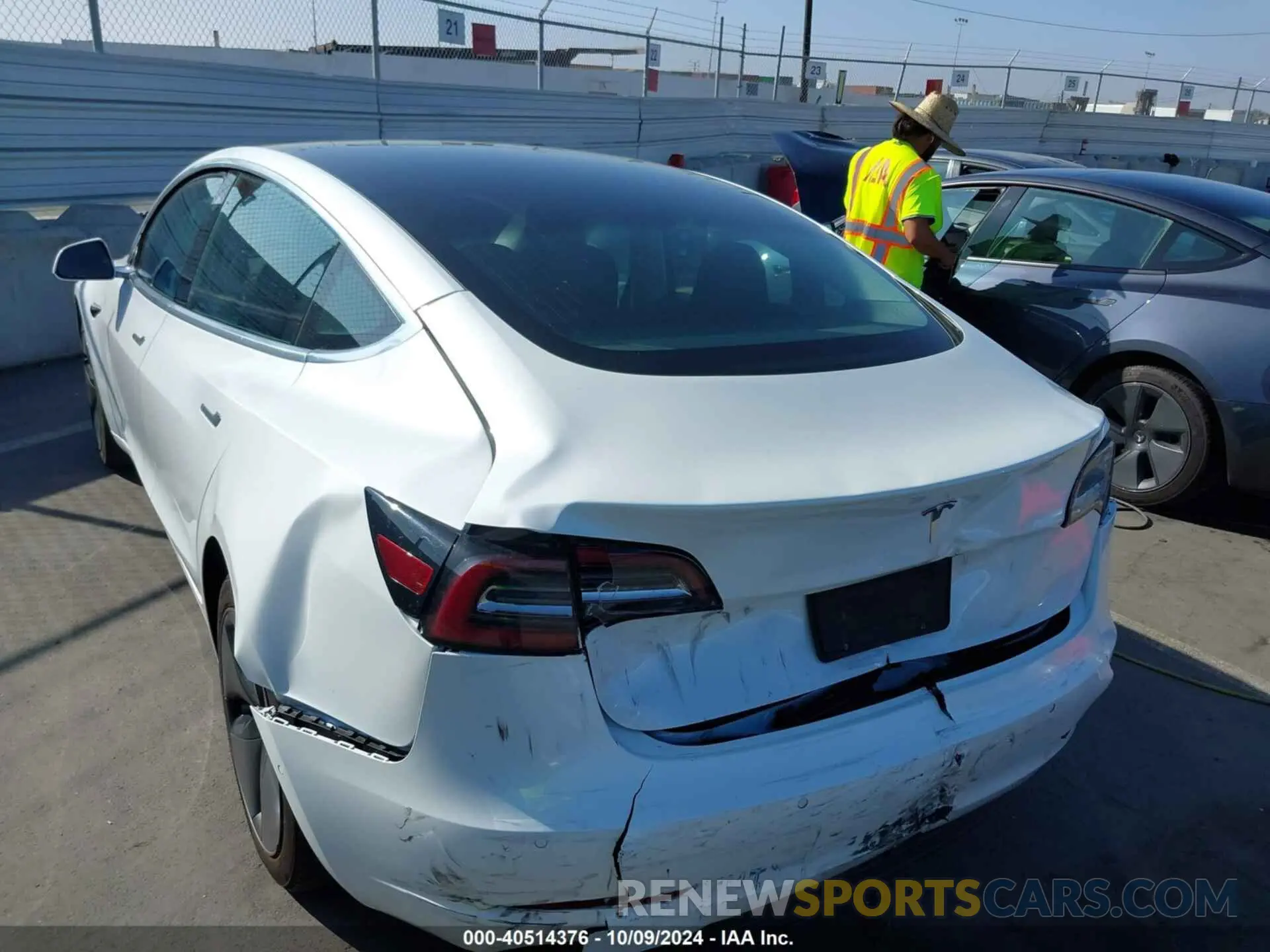 6 Photograph of a damaged car 5YJ3E1EA7LF706197 TESLA MODEL 3 2020