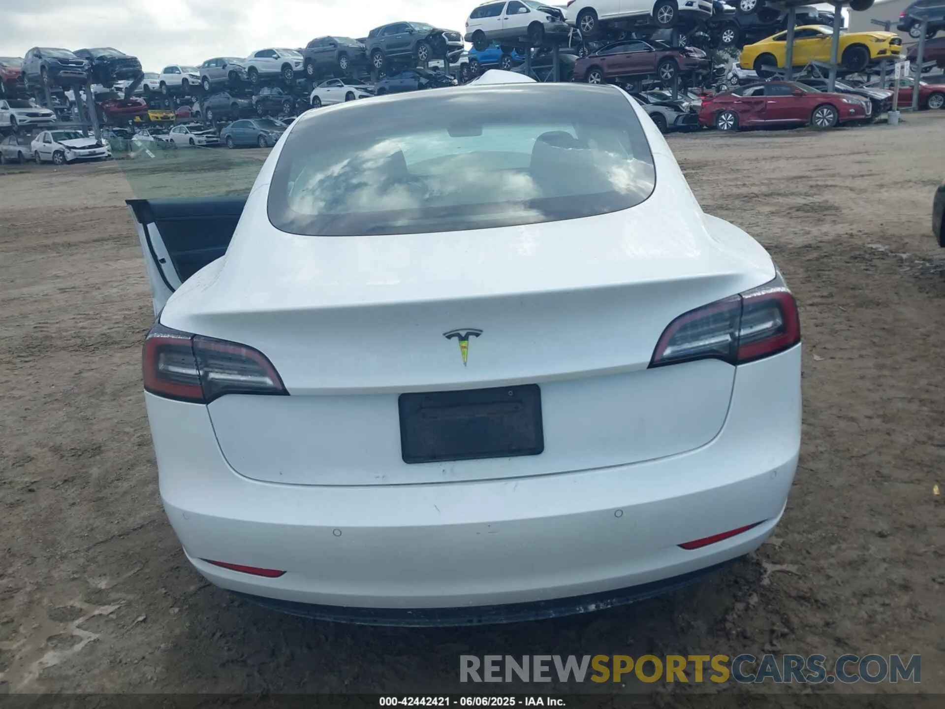 15 Photograph of a damaged car 5YJ3E1EA7LF736977 TESLA MODEL 3 2020