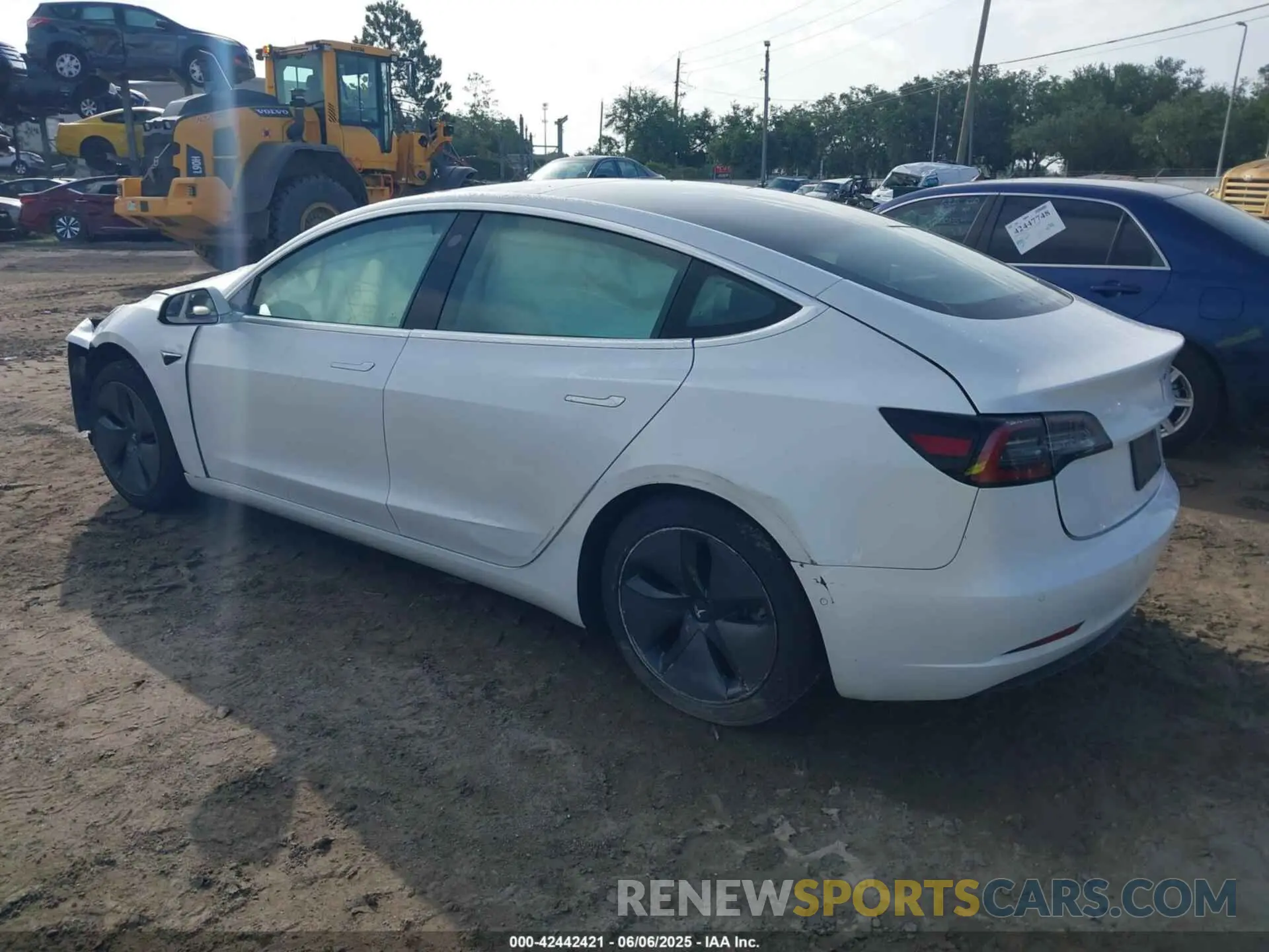 3 Photograph of a damaged car 5YJ3E1EA7LF736977 TESLA MODEL 3 2020