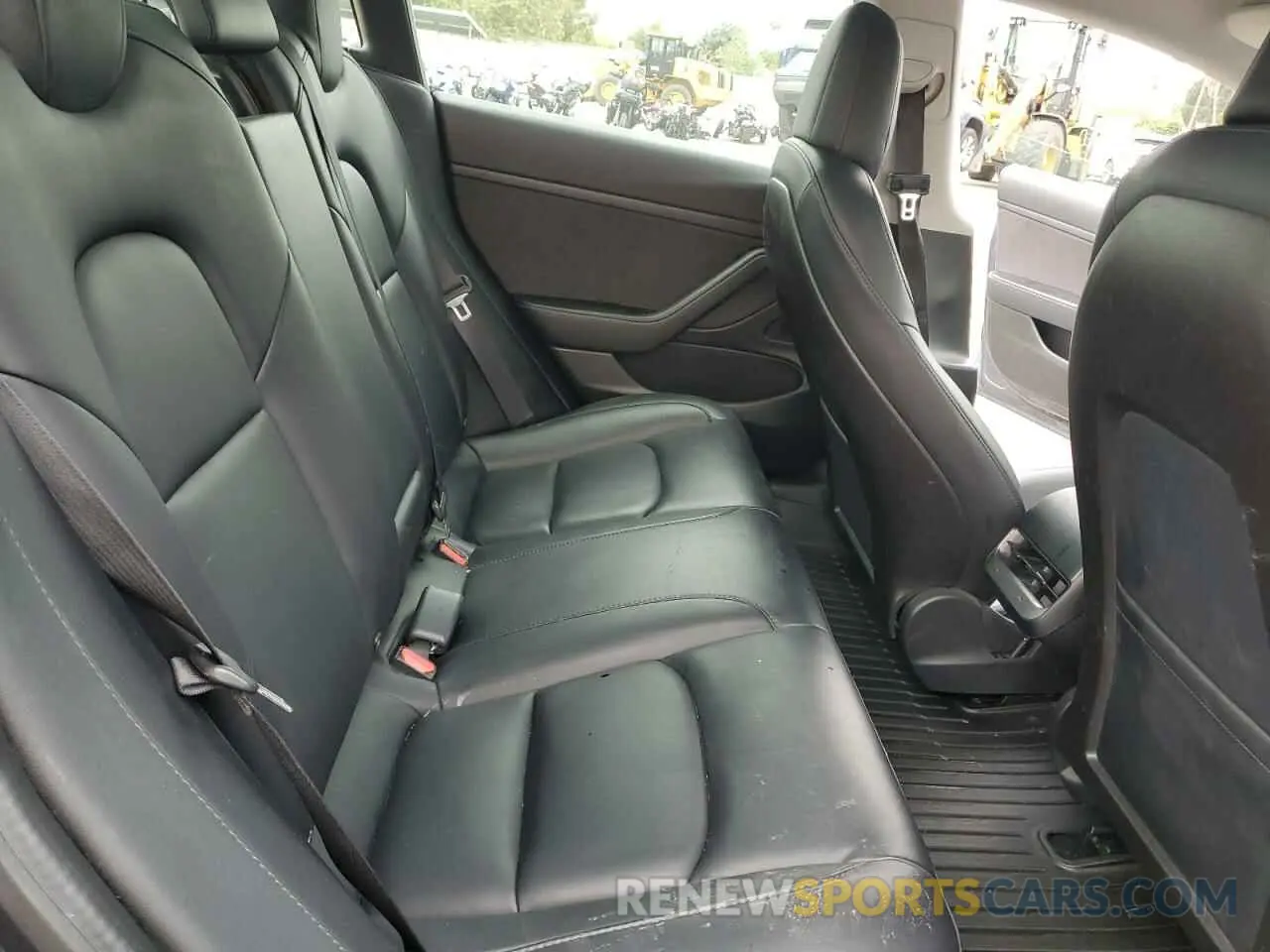 10 Photograph of a damaged car 5YJ3E1EA7LF743475 TESLA MODEL 3 2020