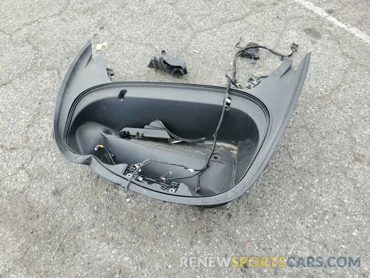 12 Photograph of a damaged car 5YJ3E1EA7LF743475 TESLA MODEL 3 2020