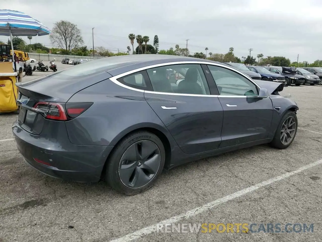 3 Photograph of a damaged car 5YJ3E1EA7LF743475 TESLA MODEL 3 2020