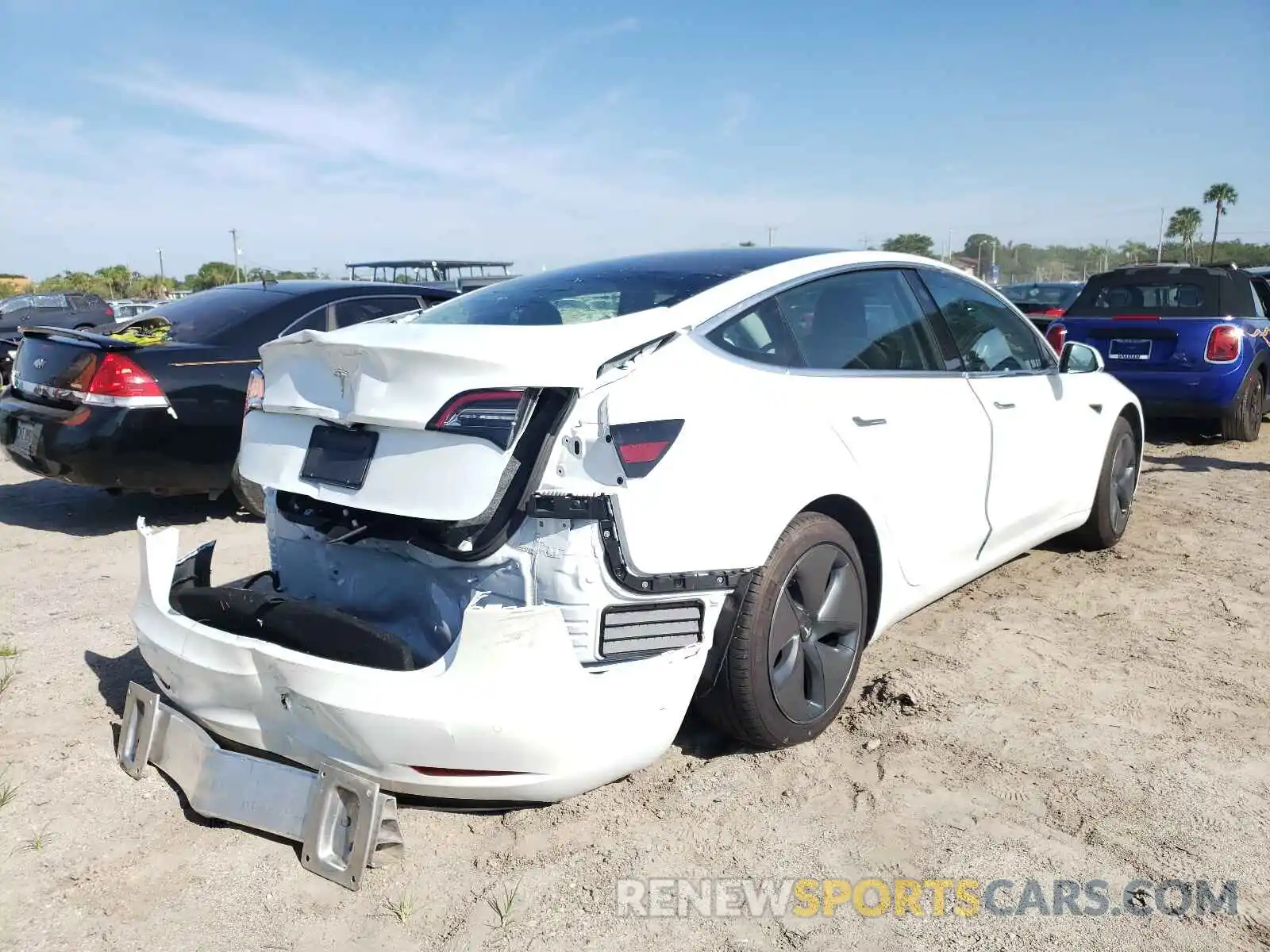 4 Photograph of a damaged car 5YJ3E1EA7LF783572 TESLA MODEL 3 2020