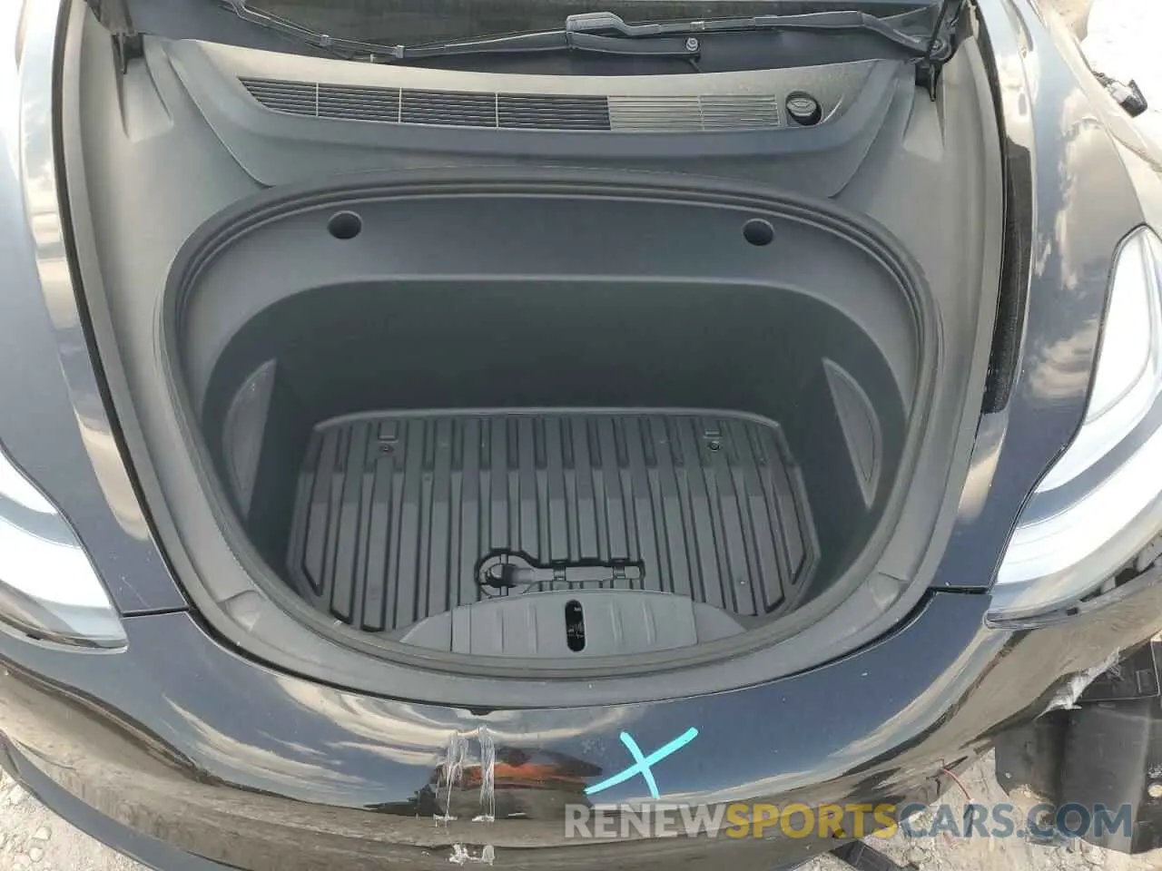 11 Photograph of a damaged car 5YJ3E1EA7LF785533 TESLA MODEL 3 2020