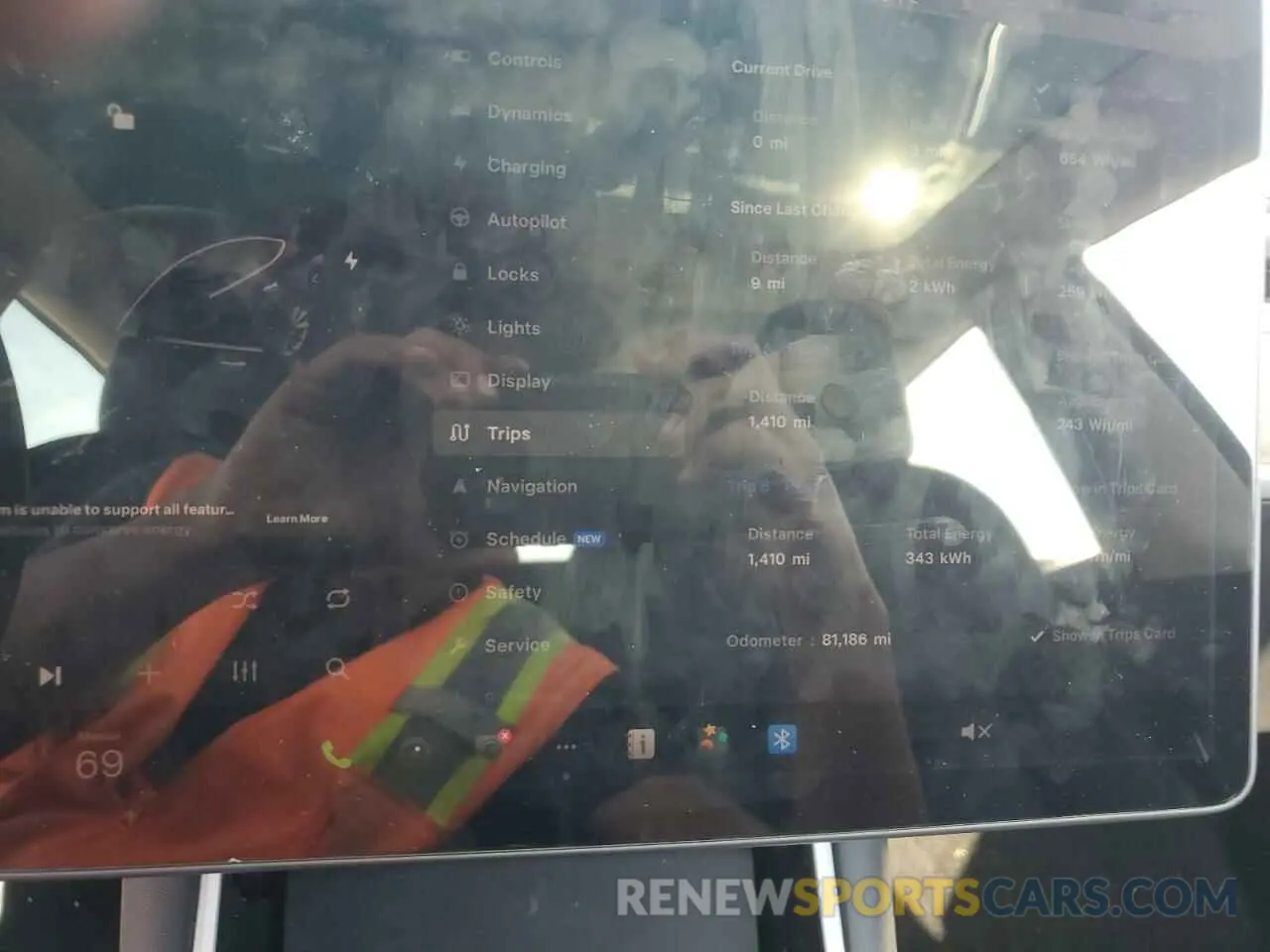 9 Photograph of a damaged car 5YJ3E1EA7LF785533 TESLA MODEL 3 2020