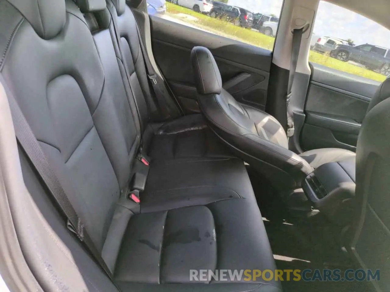 11 Photograph of a damaged car 5YJ3E1EA7LF792708 TESLA MODEL 3 2020