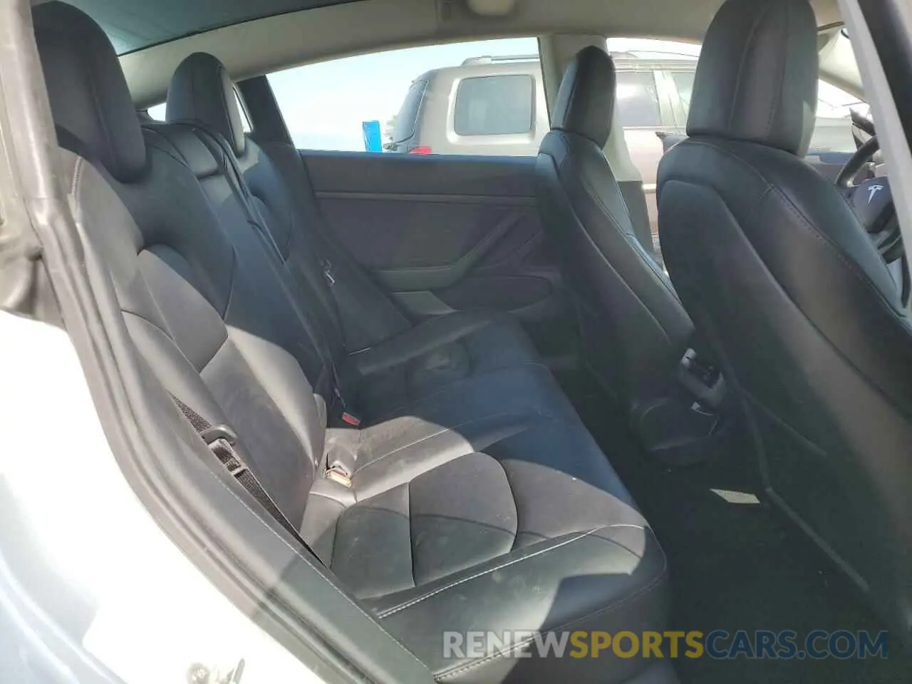 10 Photograph of a damaged car 5YJ3E1EA7LF799612 TESLA MODEL 3 2020