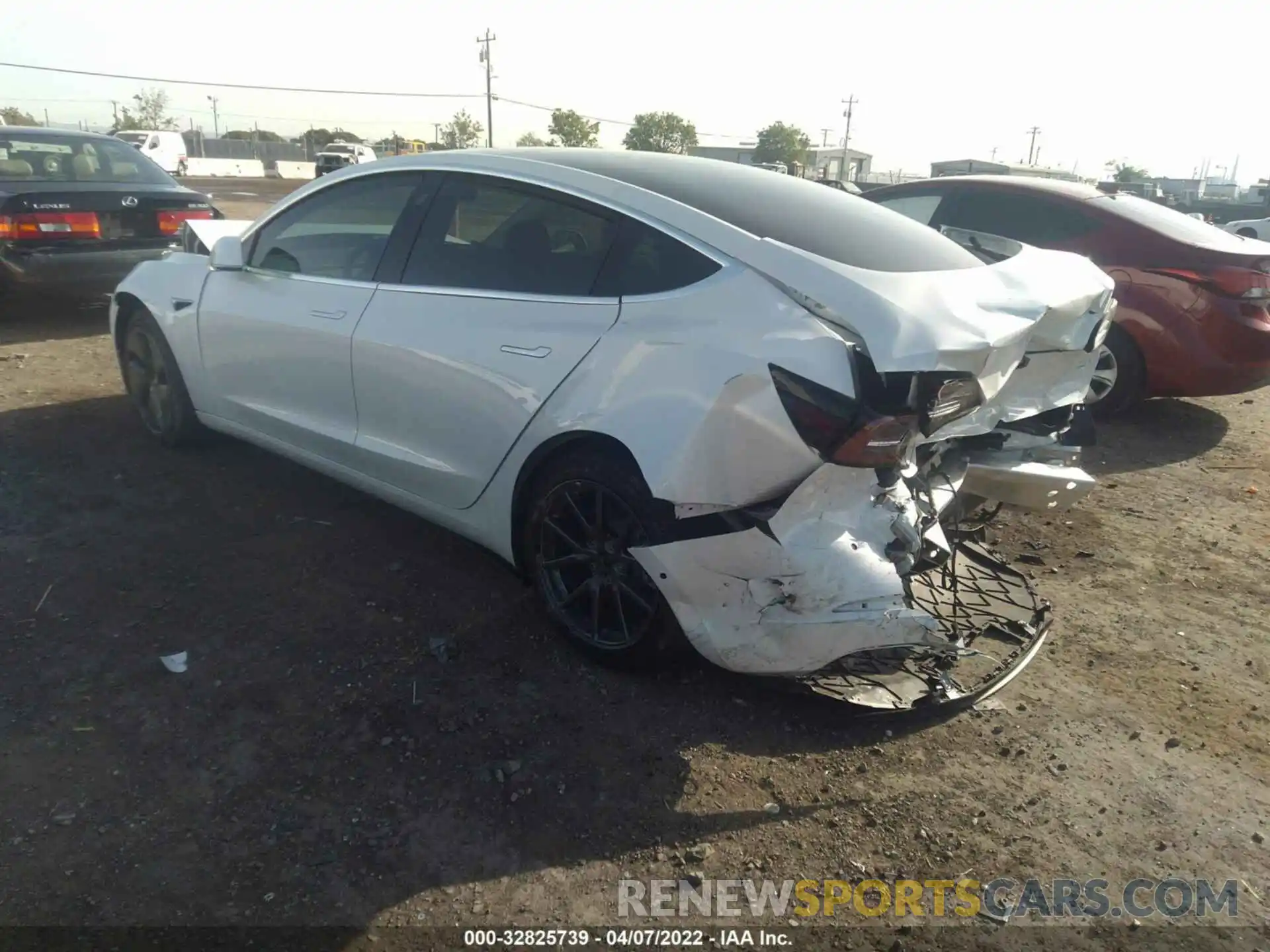 3 Photograph of a damaged car 5YJ3E1EA7LF805814 TESLA MODEL 3 2020