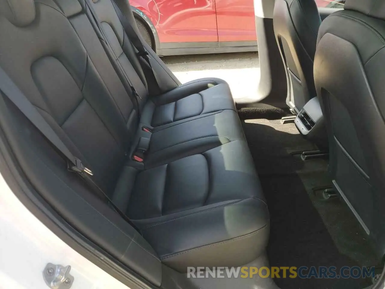 10 Photograph of a damaged car 5YJ3E1EA7LF805859 TESLA MODEL 3 2020