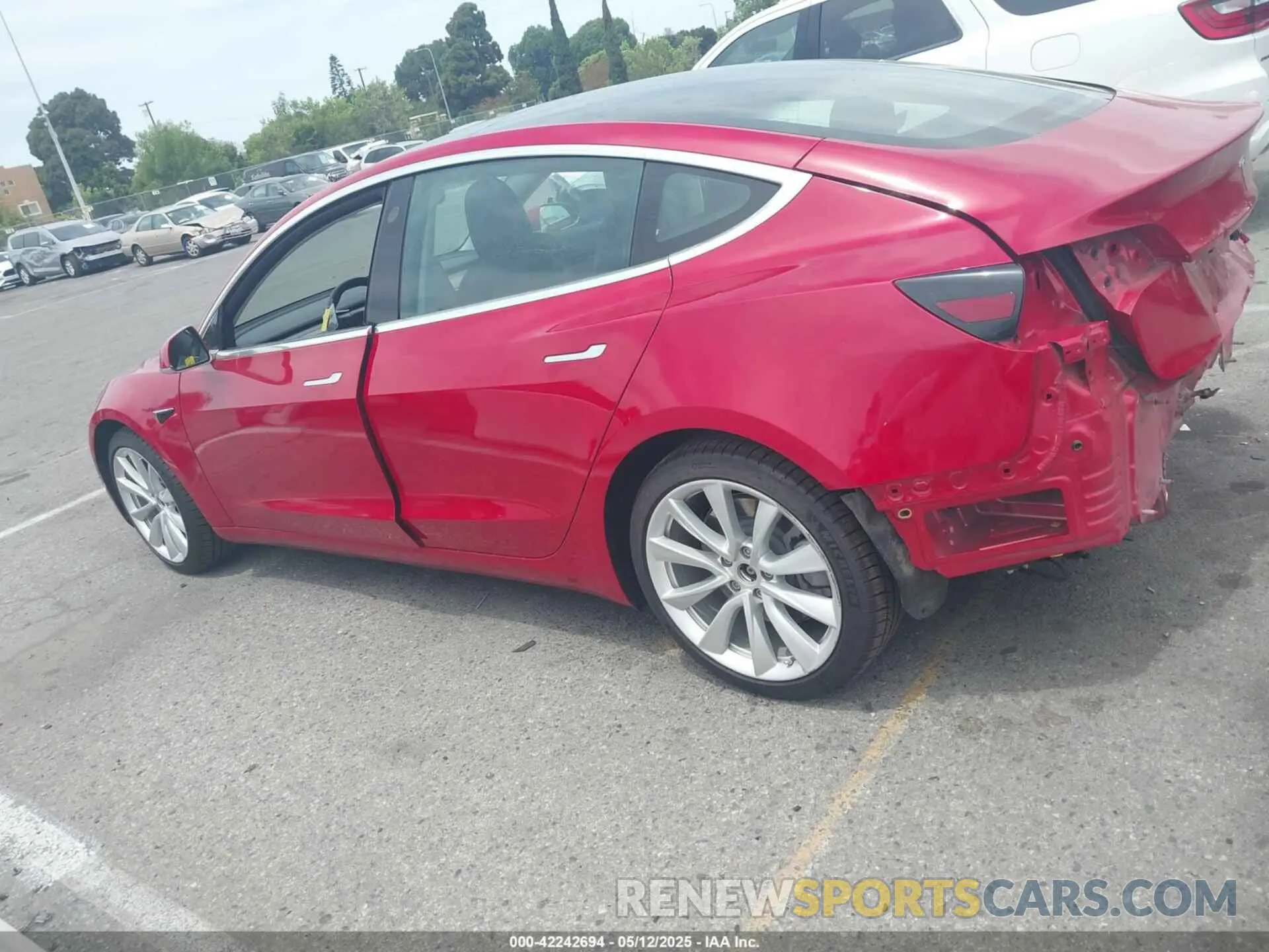 15 Photograph of a damaged car 5YJ3E1EA7LF806266 TESLA MODEL 3 2020