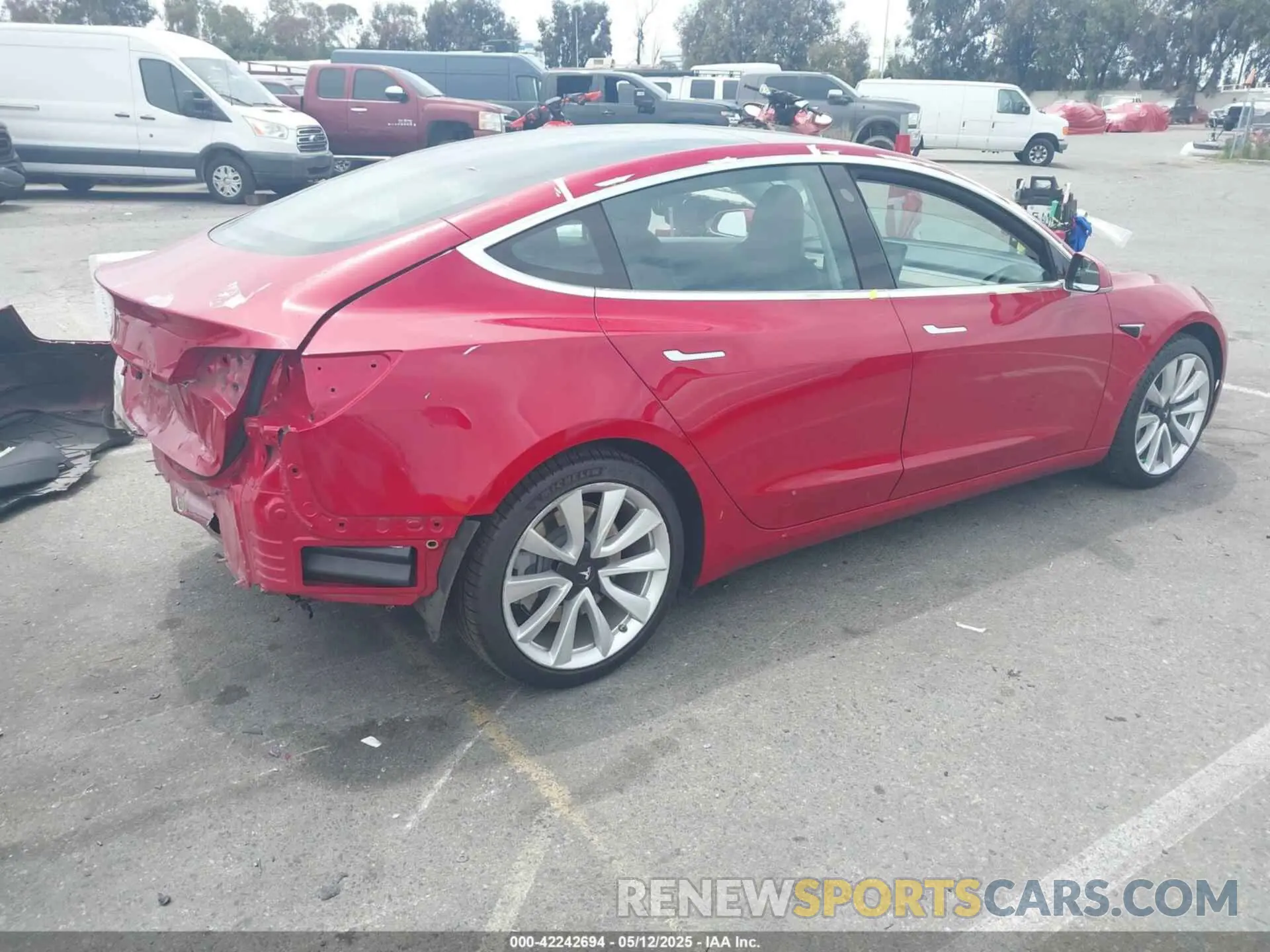 4 Photograph of a damaged car 5YJ3E1EA7LF806266 TESLA MODEL 3 2020