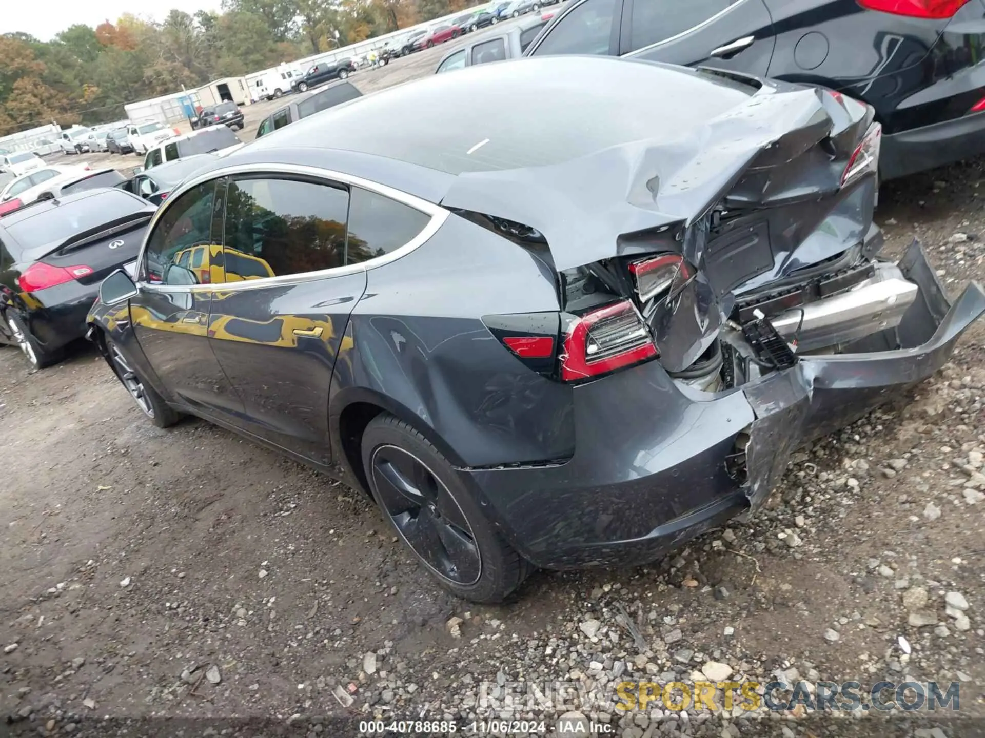 3 Photograph of a damaged car 5YJ3E1EA8LF495785 TESLA MODEL 3 2020