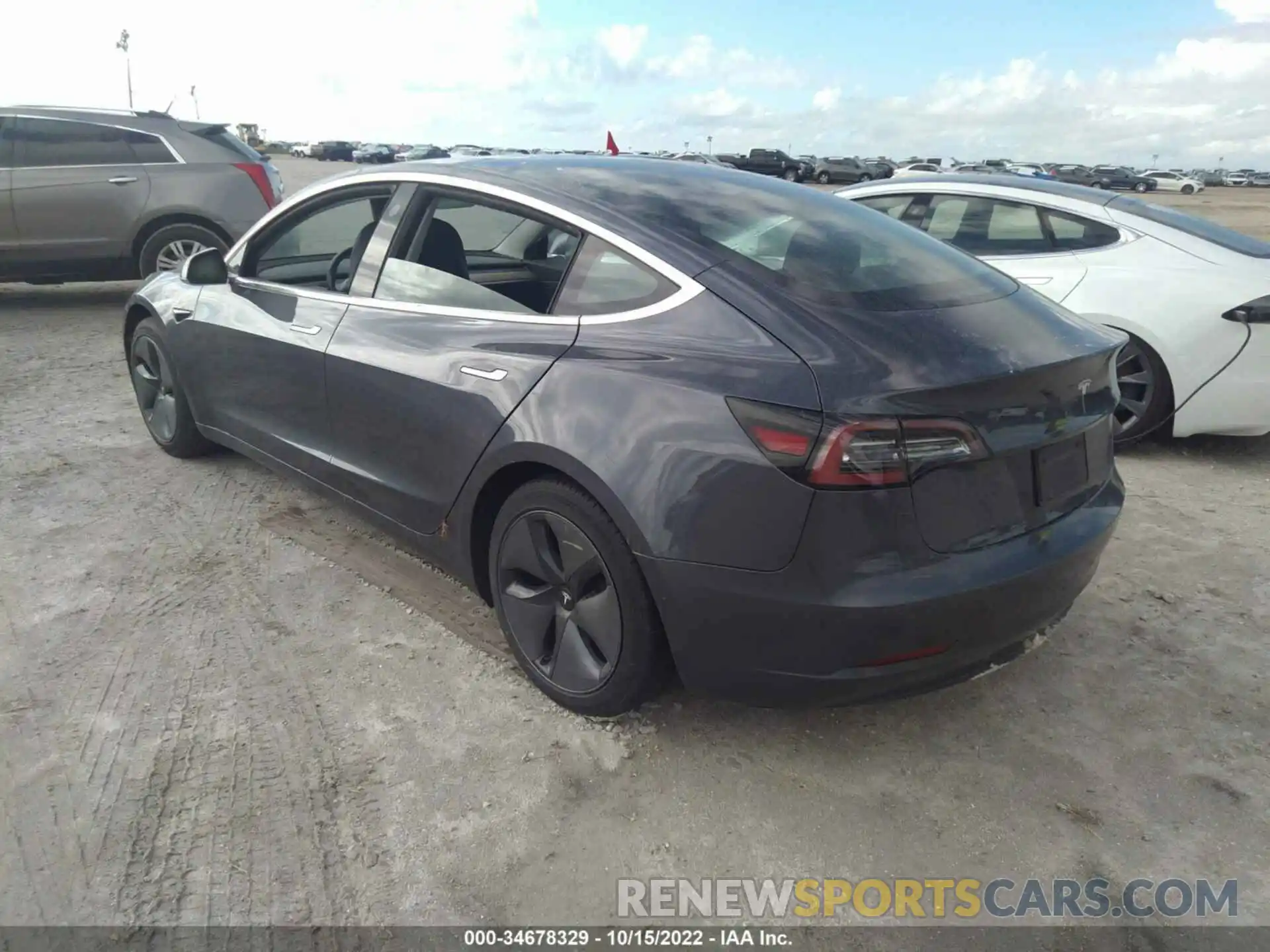 3 Photograph of a damaged car 5YJ3E1EA8LF590282 TESLA MODEL 3 2020