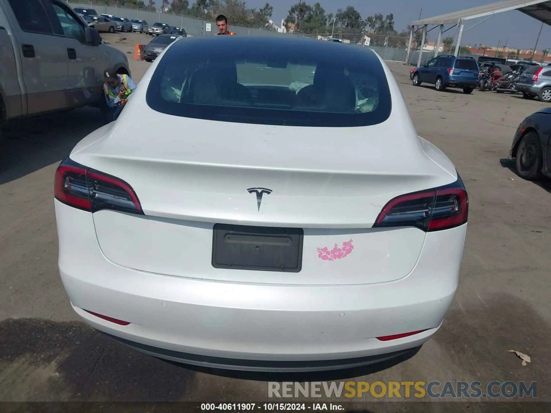 17 Photograph of a damaged car 5YJ3E1EA8LF613060 TESLA MODEL 3 2020