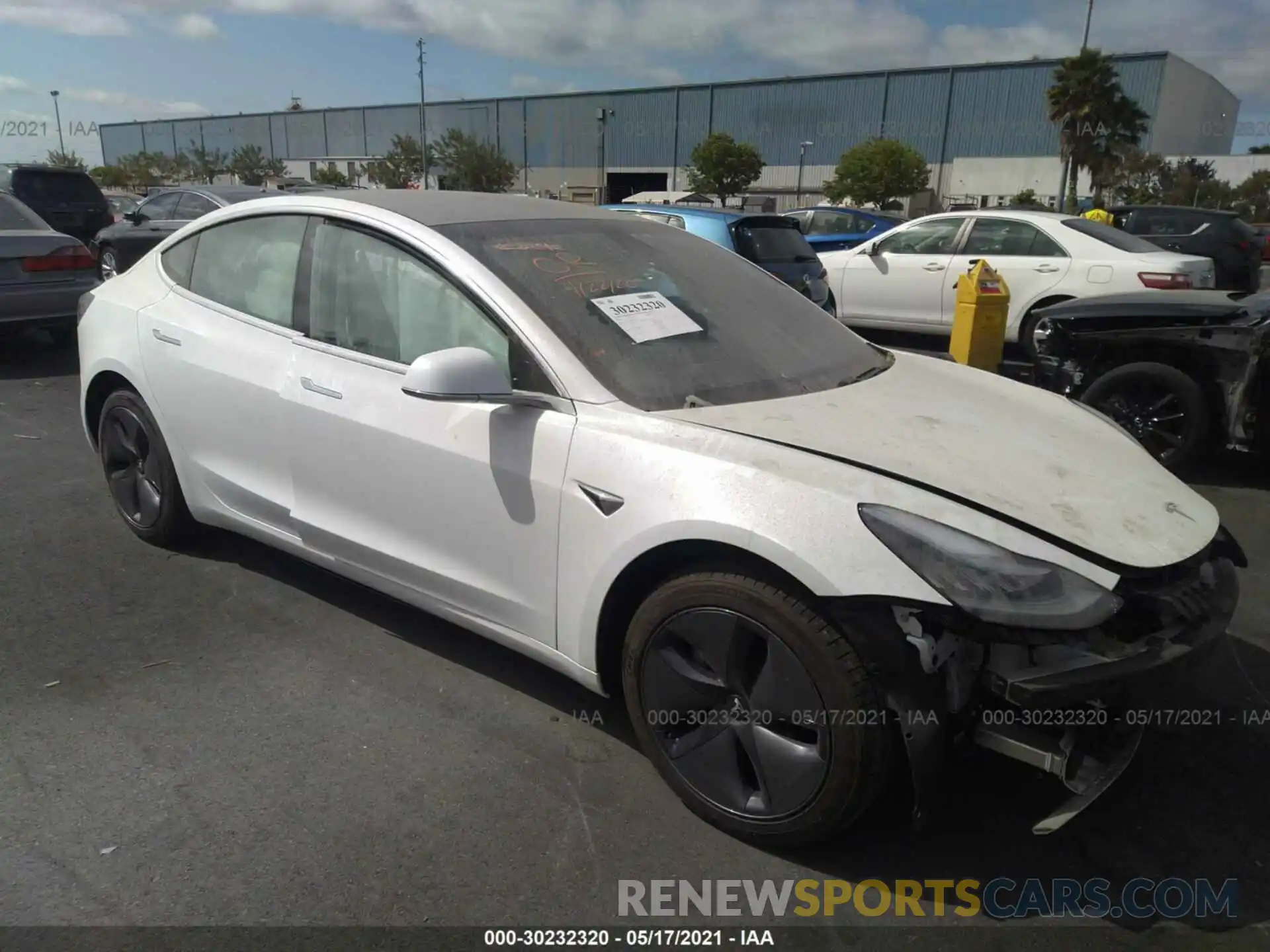 1 Photograph of a damaged car 5YJ3E1EA8LF613298 TESLA MODEL 3 2020