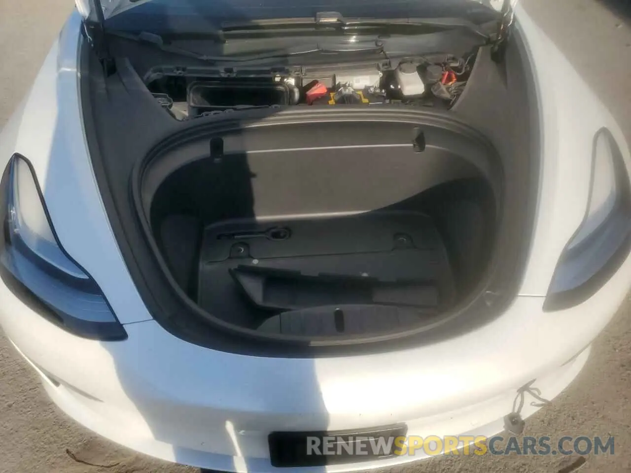 11 Photograph of a damaged car 5YJ3E1EA8LF615956 TESLA MODEL 3 2020