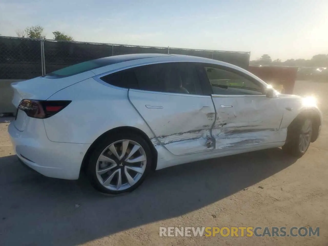 3 Photograph of a damaged car 5YJ3E1EA8LF615956 TESLA MODEL 3 2020