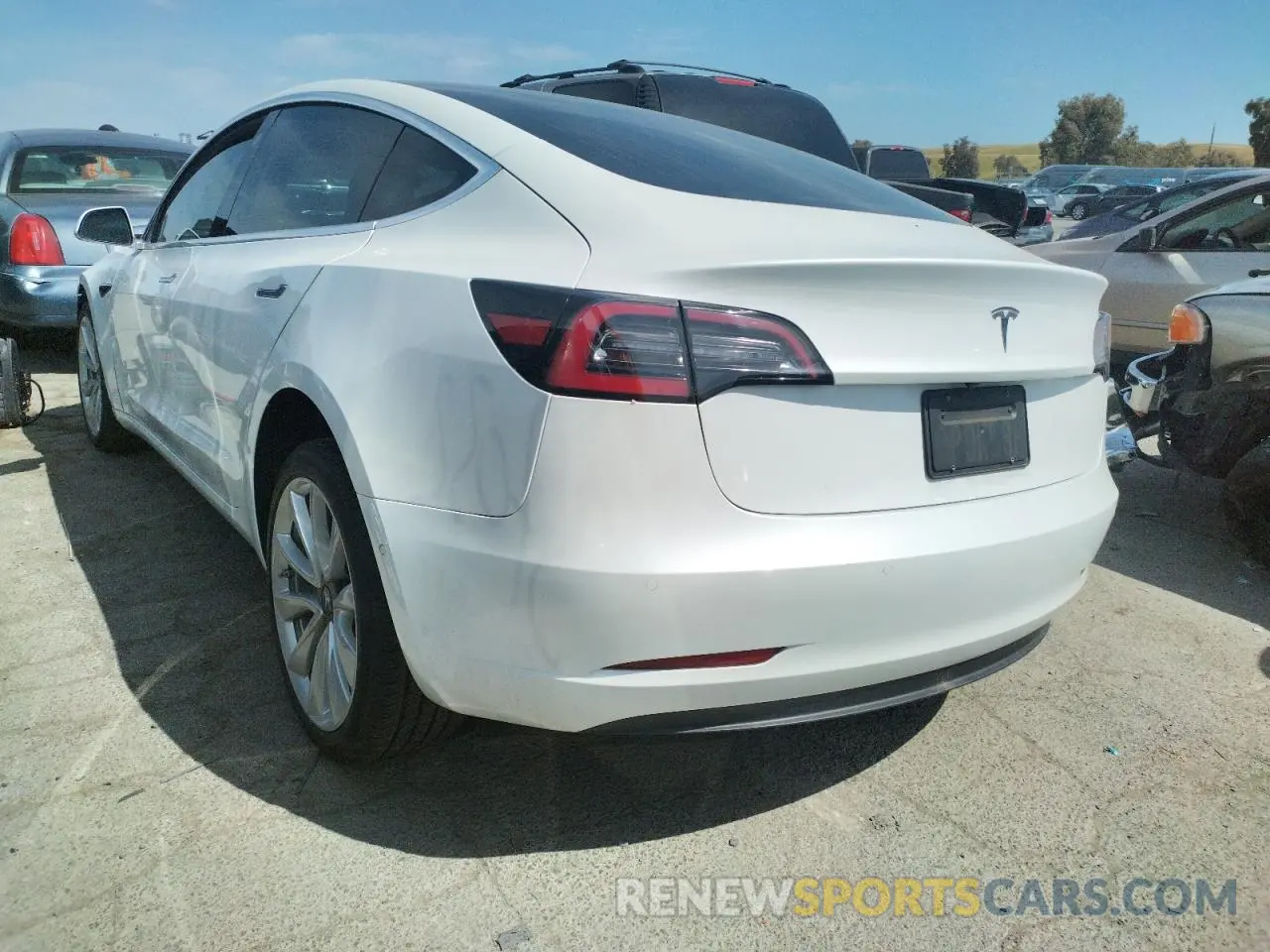 3 Photograph of a damaged car 5YJ3E1EA8LF632708 TESLA MODEL 3 2020