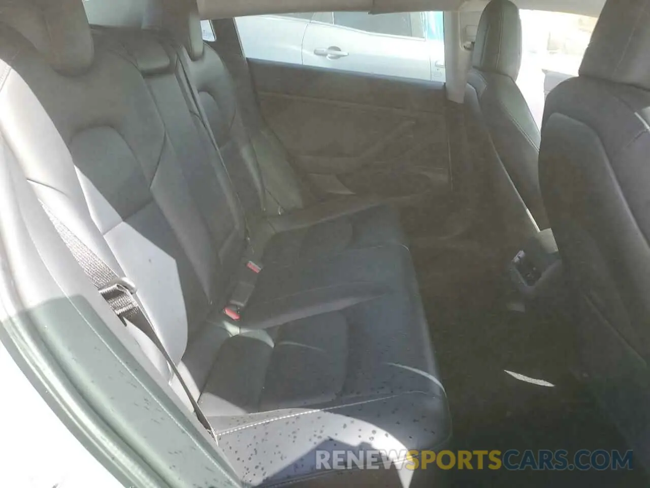 10 Photograph of a damaged car 5YJ3E1EA8LF633213 TESLA MODEL 3 2020