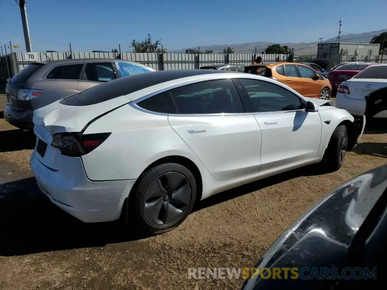 3 Photograph of a damaged car 5YJ3E1EA8LF633213 TESLA MODEL 3 2020