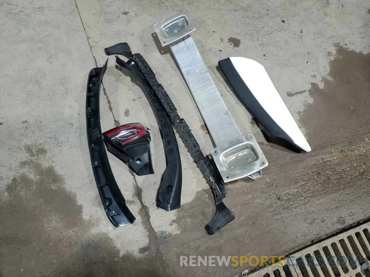 13 Photograph of a damaged car 5YJ3E1EA8LF634927 TESLA MODEL 3 2020