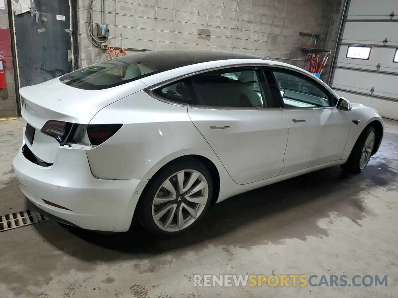 3 Photograph of a damaged car 5YJ3E1EA8LF634927 TESLA MODEL 3 2020
