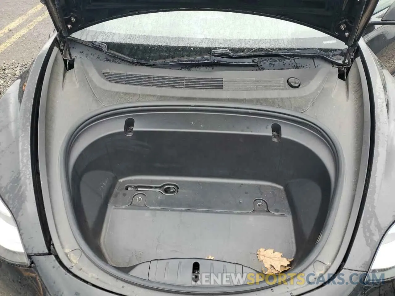 11 Photograph of a damaged car 5YJ3E1EA8LF643871 TESLA MODEL 3 2020